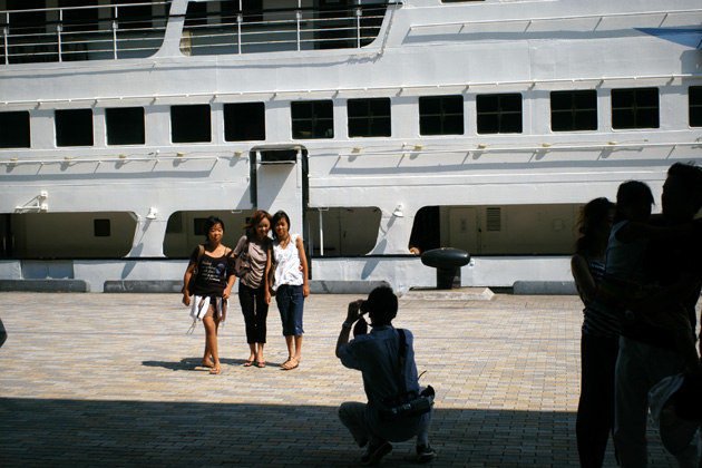 The photograph of girls in front of Royalwing